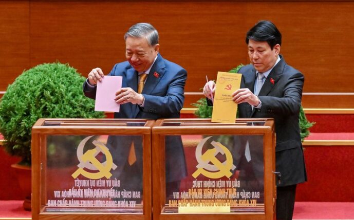 Danh sách 19 ủy viên Bộ chính trị mới